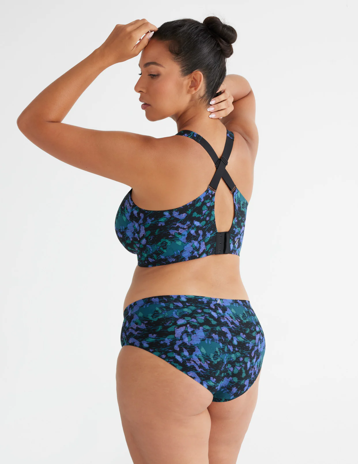 Essential No-Show Bikini - Last Call - Image 133